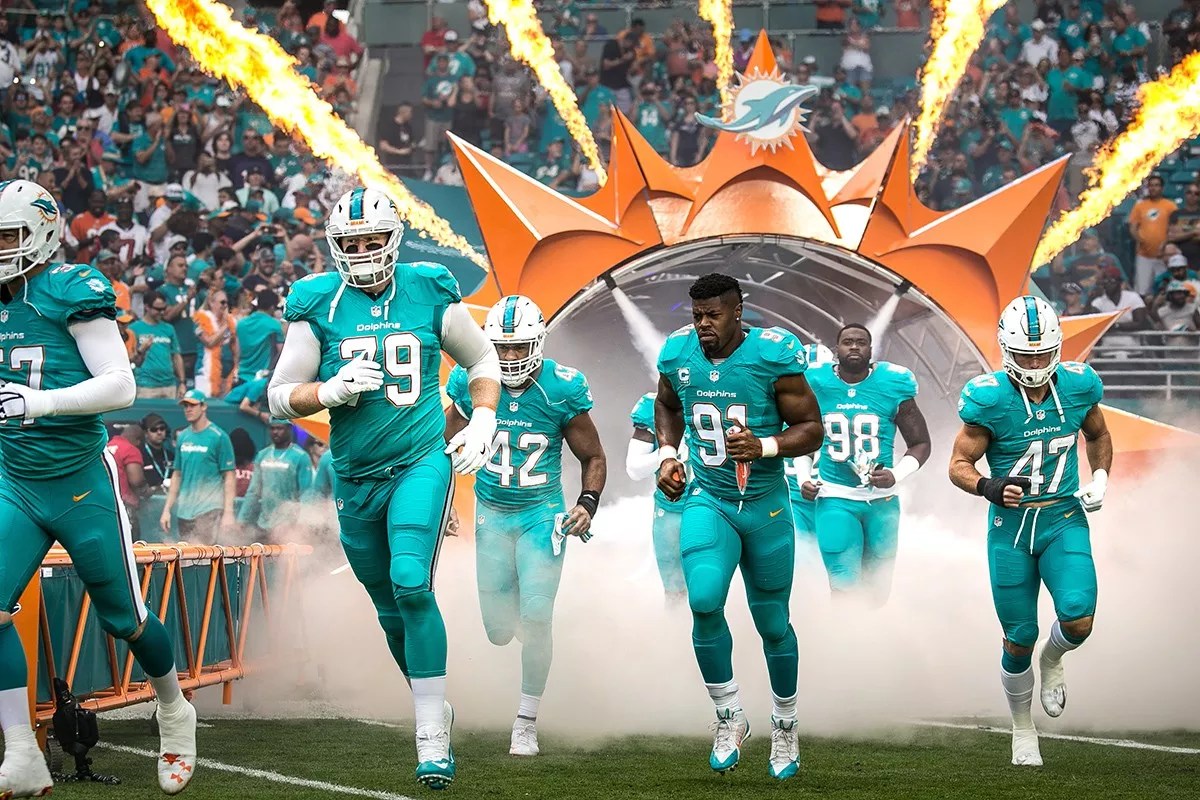 Entire Miami Dolphins Team Should Kneel During the Anthem in London