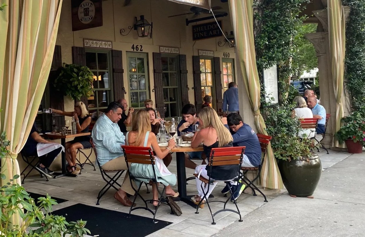 Naples Restaurants Welcome a Return to Business as Usual