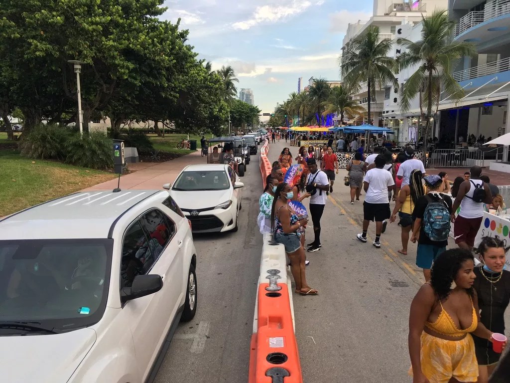 Advocates Say Ocean Drive Should Remain a Car-Free Zone