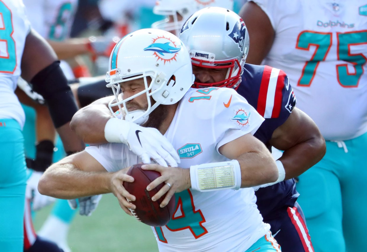 Dolphins Fans Are Calling for Tua to Play After Fitzpatrick Stinks in Season Opener