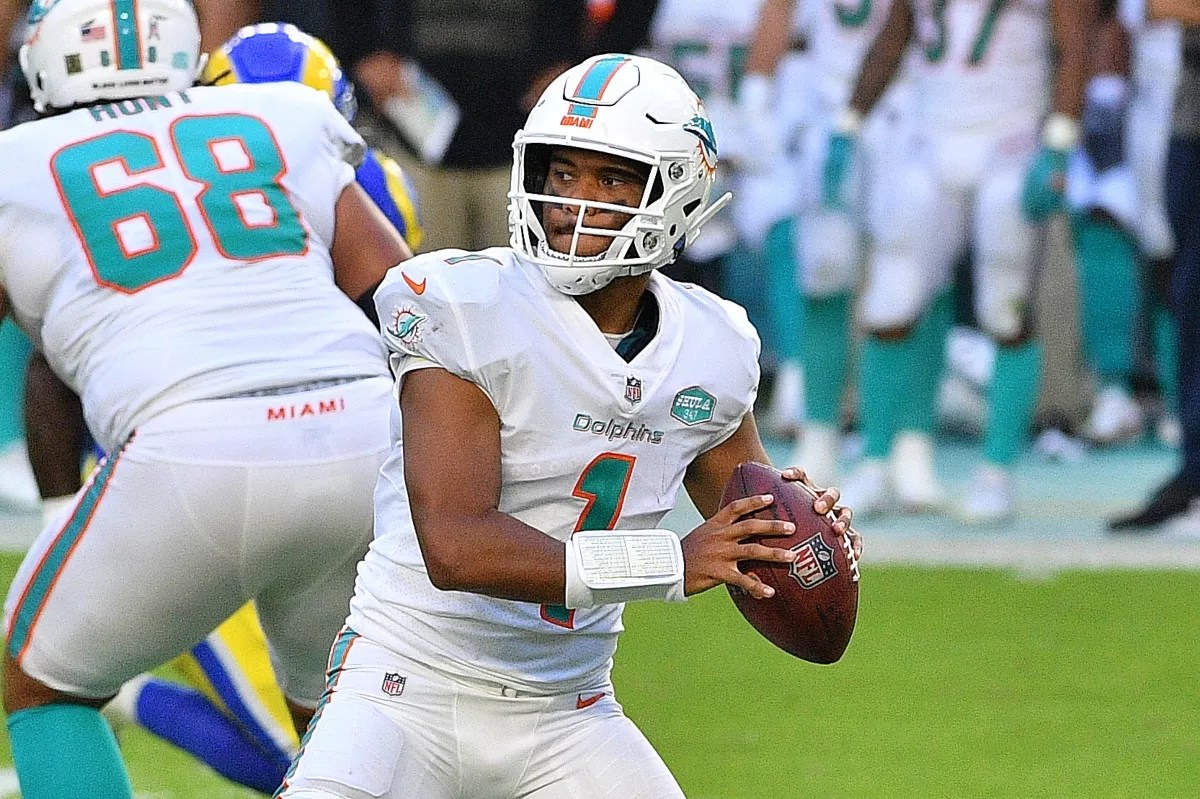 Fifth Straight Win Pulls Dolphins to Cusp of First Place in AFC East