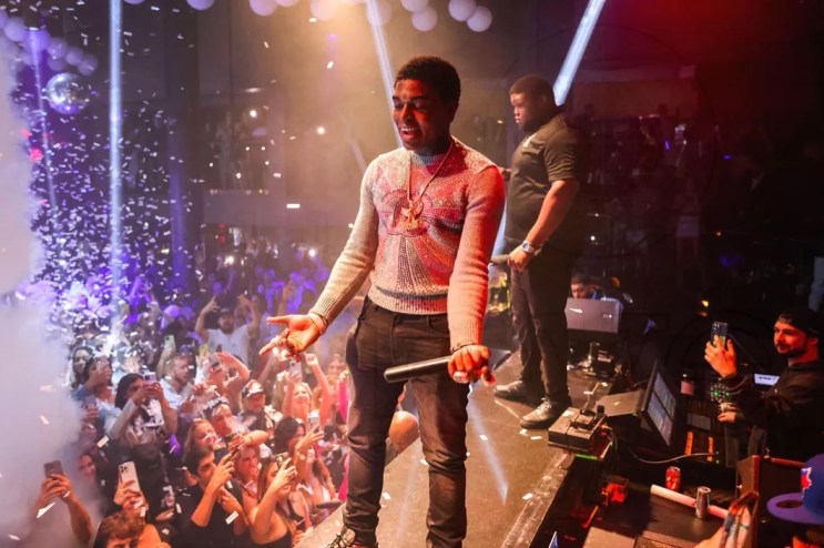 Rapper Kodak Black performing