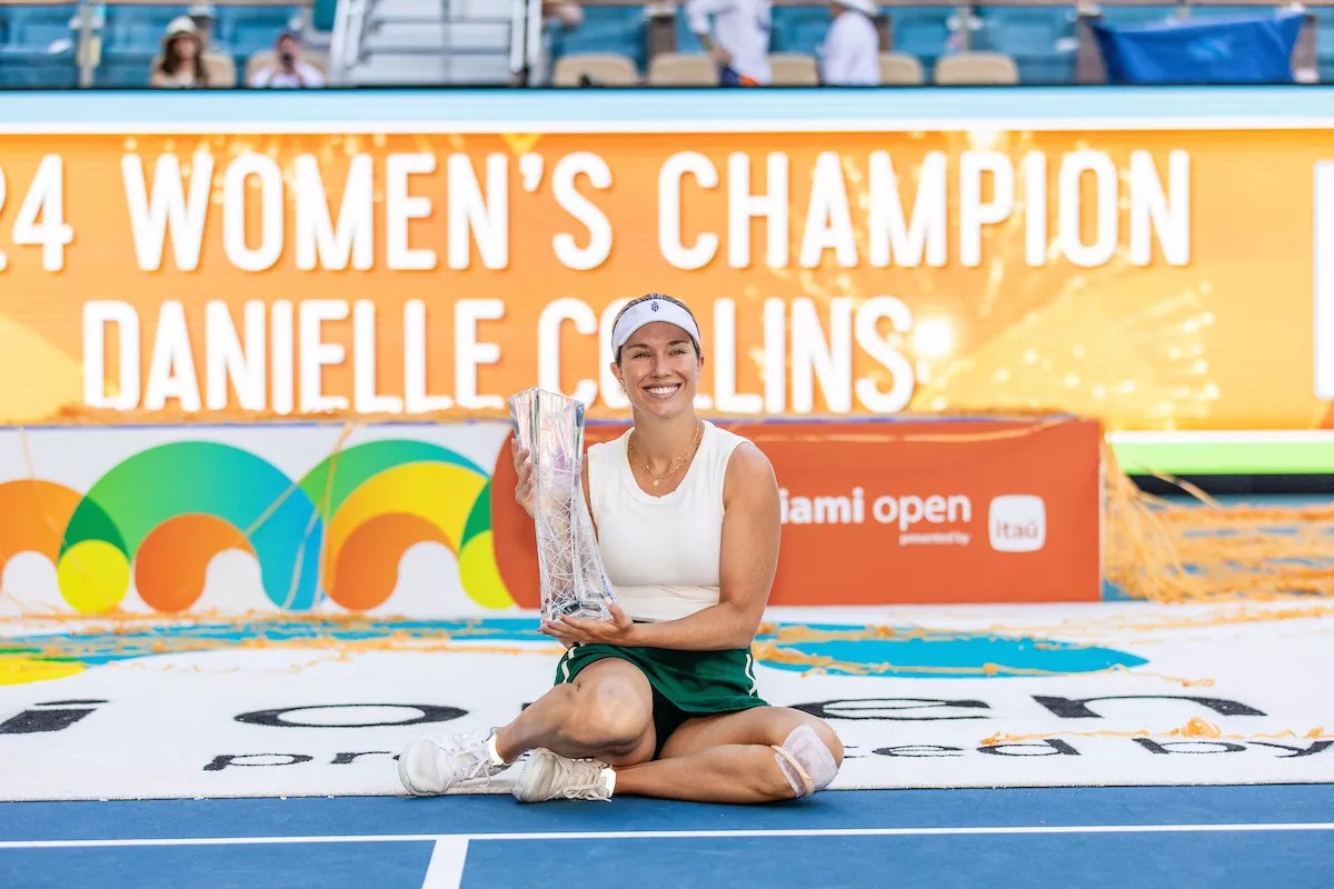 Danielle Collins holding her trophy at the Miami Open