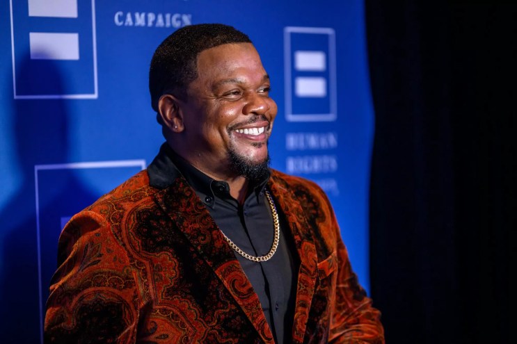 Kehinde Wiley on the red carpet at an event