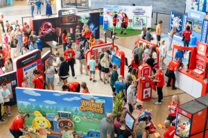 The crowd during a stop of the Play Nintendo Tour