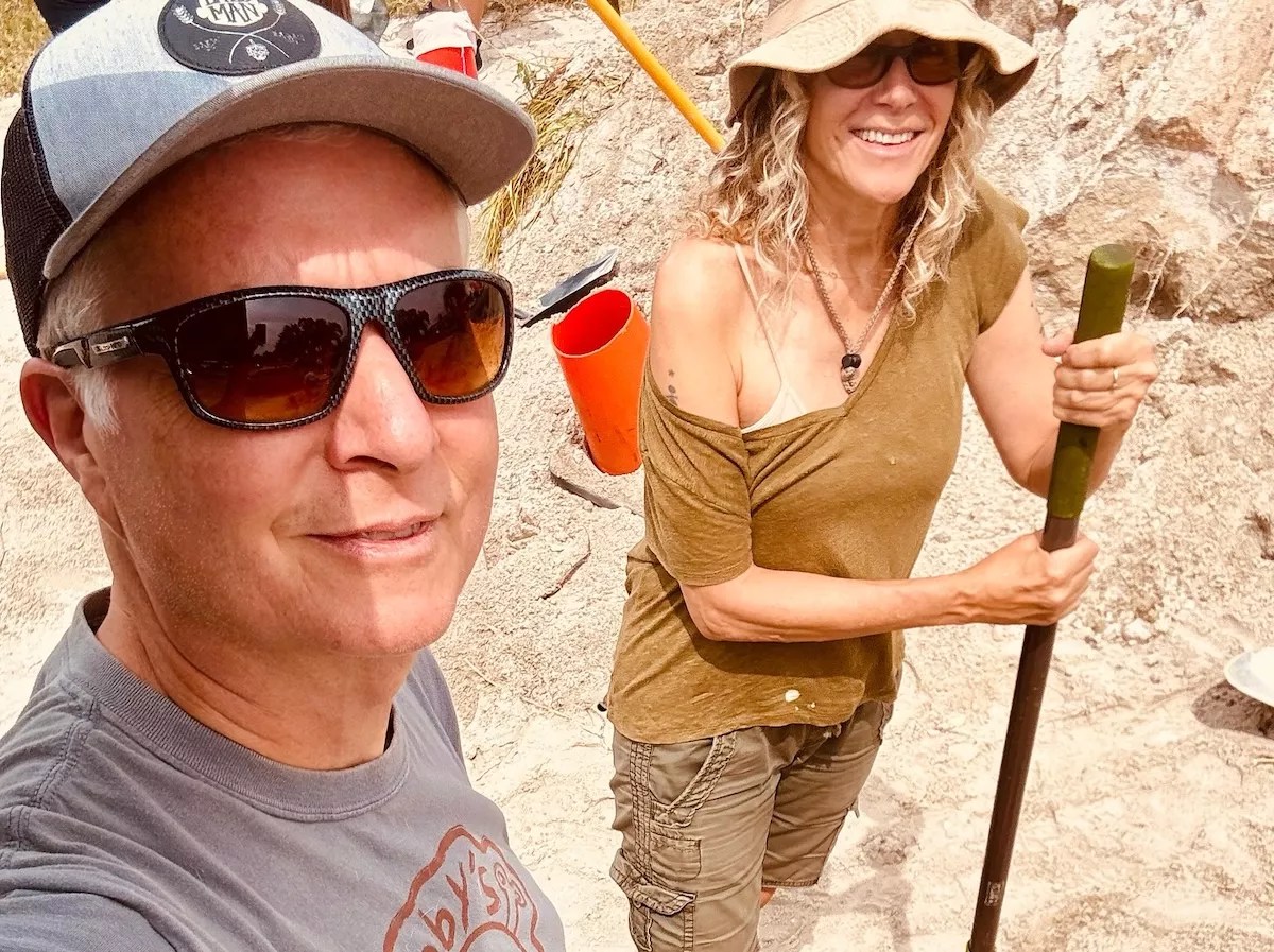 Wayne Waxing and Lucy Tight of Hymn for Her preparing their Sarasota home