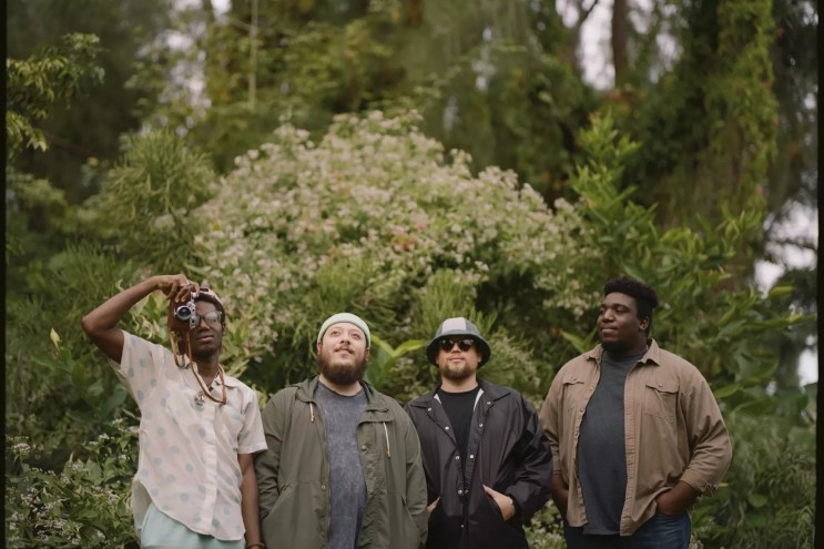 Portrait of the members of Seafoam Walls