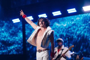 Benson Boone onstage at Y100's Jingle Ball at the Kaseya Center in Miami.