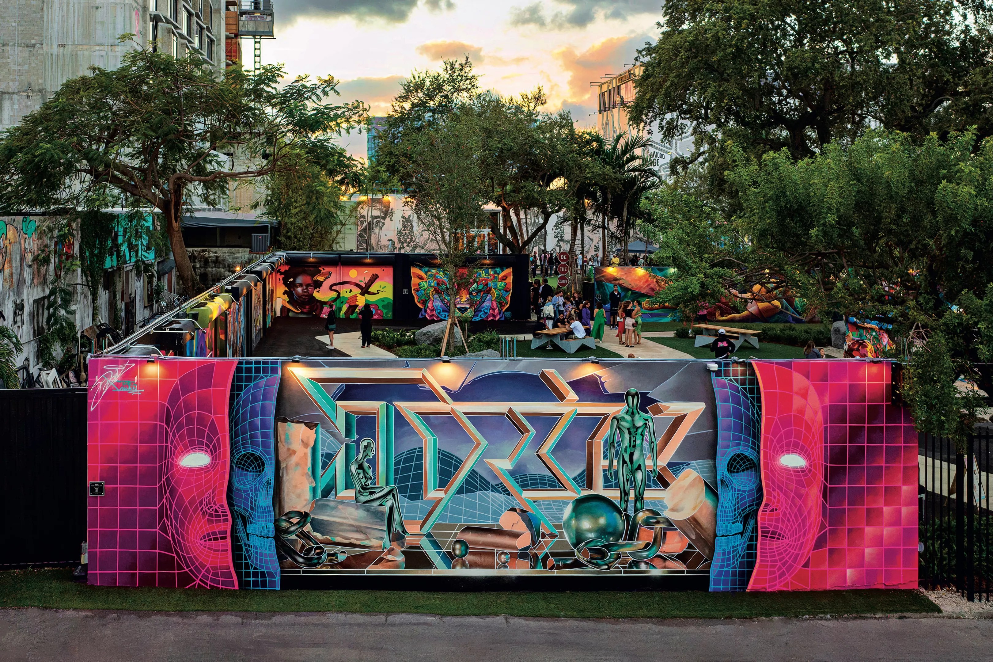 Wide shot of a mural by artist Drik the Villain.