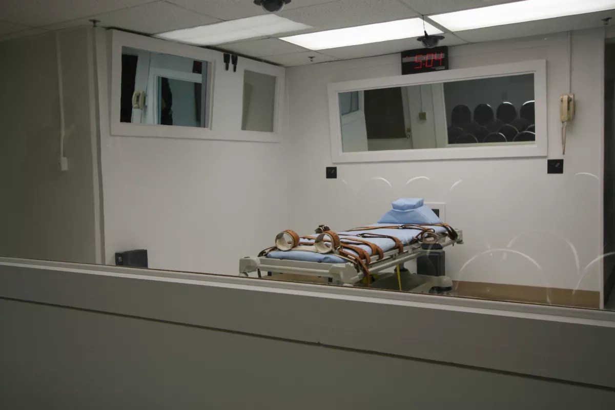 A photo of an execution chamber